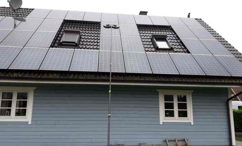 Photovoltaikanlagen richtig pflegen: Wann eine professionelle Reinigung sinnvoll ist Photovoltaikanlagen richtig pflegen